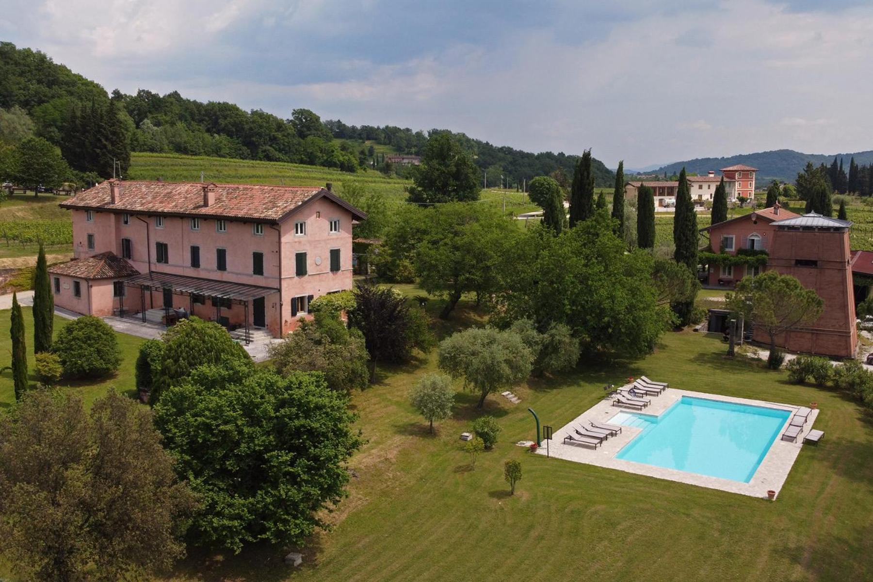 Tenuta Perusini Corno di Rosazzo Exteriör bild
